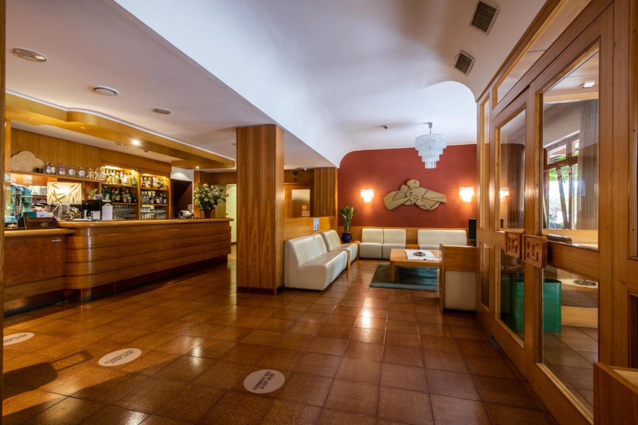 Hotel Centro Benessere Gardel Arta Terme Exterior photo