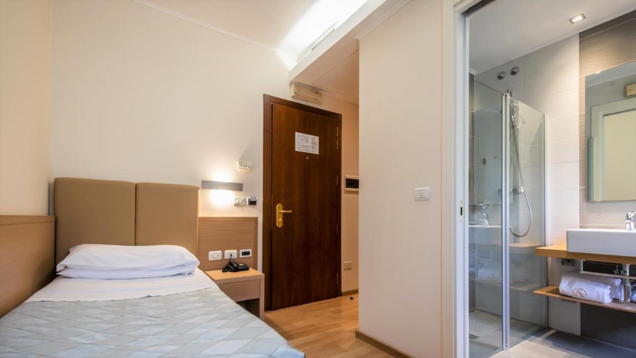 Hotel Centro Benessere Gardel Arta Terme Exterior photo
