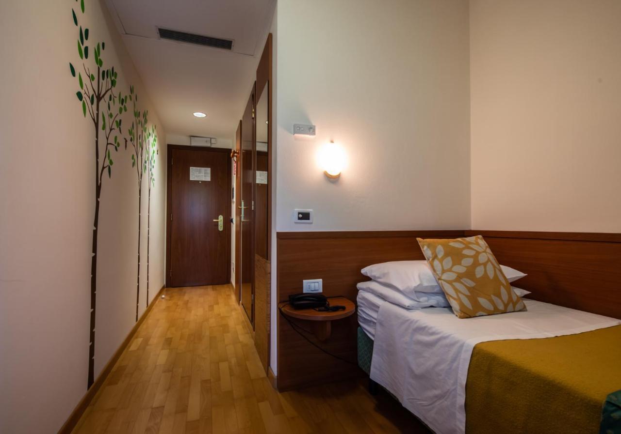 Hotel Centro Benessere Gardel Arta Terme Exterior photo