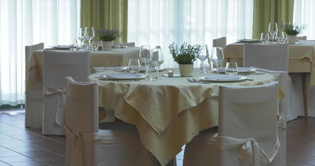 Hotel Centro Benessere Gardel Arta Terme Exterior photo